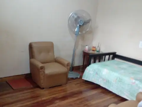 Depto Tipo Casa en Venta 90 años
