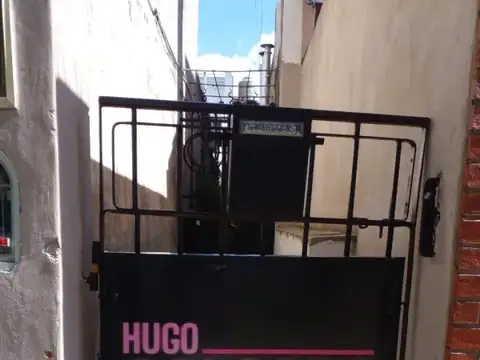 Mariano Acha 3300, Piso pb