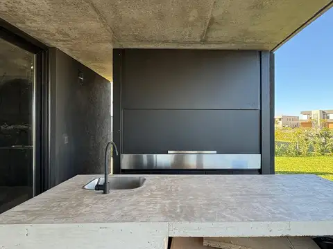 Venta | Casa de 4 dormitorios en Riberas | Playroom, pileta y galería