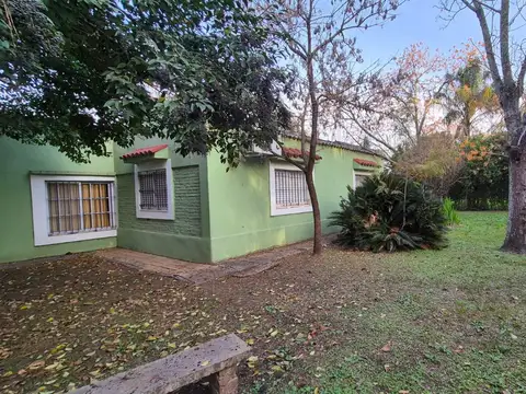 Venta casa  2 dorm quincho y pileta sauce viejo