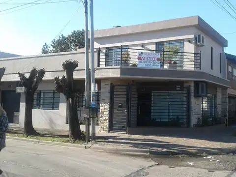 CASA EN DOS PLANTAS TOTALMENTE RECICLADA. NUEVO PRECIO.