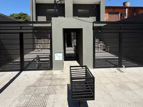 DEPARTAMENTO 2 1/2 AMB - 1º AL FRENTE - CON BALCON - ENTREGA JUNIO 2026