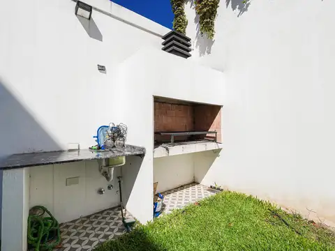 Depto Tipo Casa 3 ambientes con 3 baños
