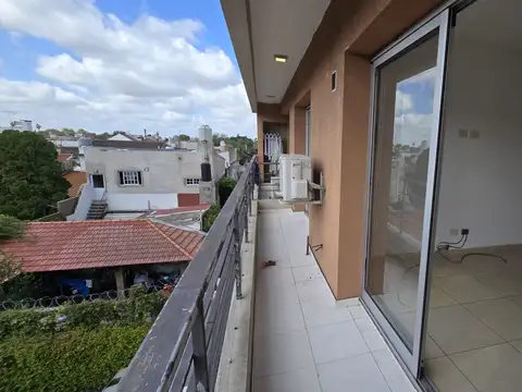 Departamento en Alquiler en Lanus Este, $ 570.000