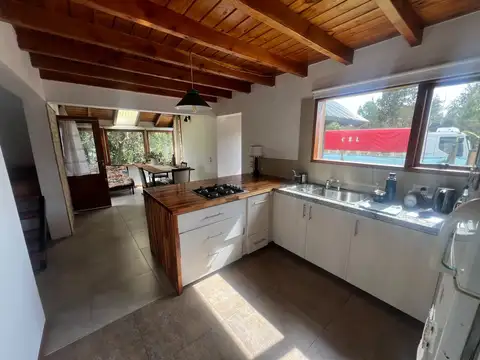 Casa en Alquiler con 1 cochera
