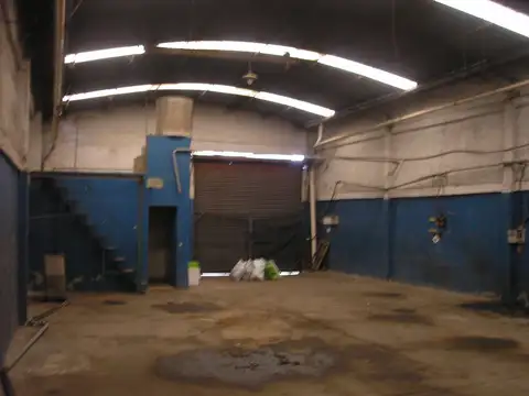 GALPON 300 M2 EN VENTA EN LOMA HERMOSA