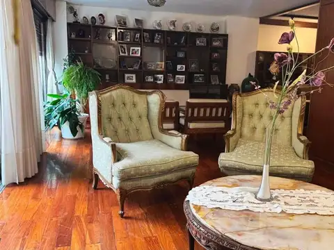 Departamento 8 ambientes con 3 baños