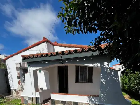 ALQUILER DE PH 3 AMBIENTES EN CIUDAD MADERO, SIN EXPENSAS!.