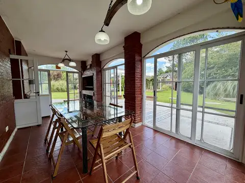 Casa 4 ambientes con 3 baños