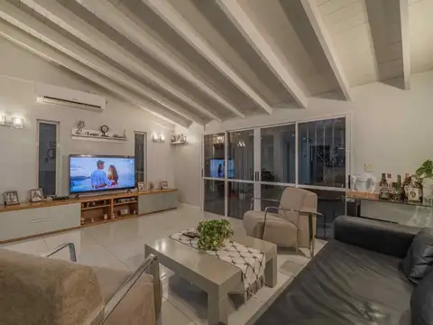 Depto Tipo Casa en Venta de 4 ambientes