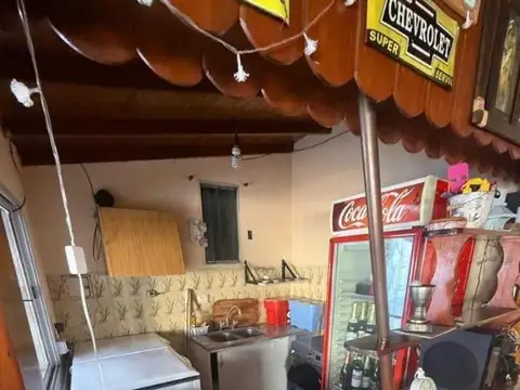 Casa 3 ambientes con 1 baño