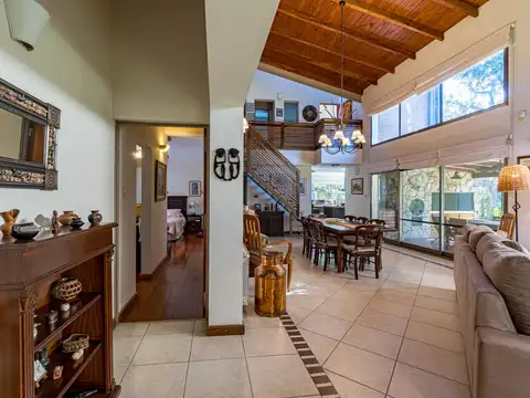 Casa 6 ambientes con 3 baños