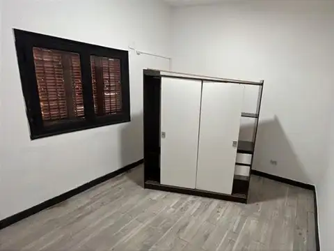 Casa en Alquiler con 1 cochera