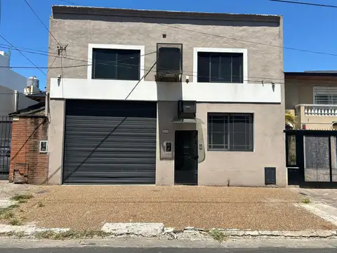 Galpón con oficinas y vivienda en alquiler en Florida