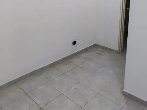 Oficina 2 ambientes con 3 baños