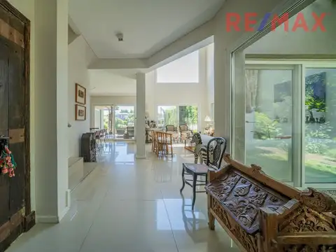 Av. de los Lagos 5800