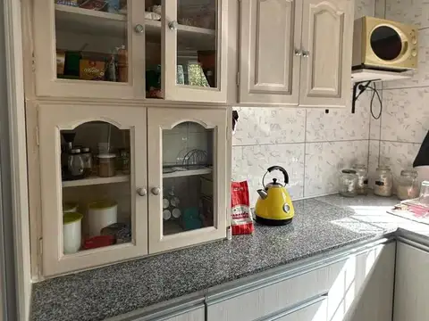 Casa 2 ambientes con 2 baños