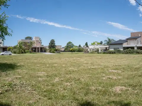 Terreno en Venta 40  mts Fondo