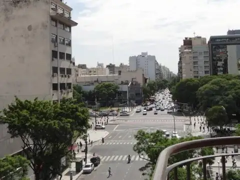 Temporal de 4 Amb con balcón al frente/ Muy Luminoso/ Vista Abierta