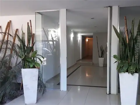 VENTA  MONOAMBIENTE  CON COCHERA EN MORON