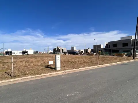 VENTA LOTE EN QUEBRADAS DE MANANTIALES 362m2