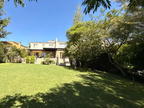 Casa en Venta de 5 dormitorios
