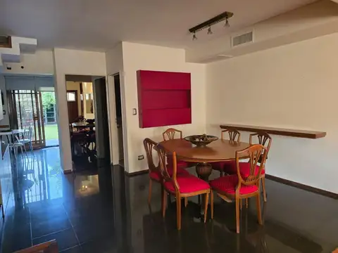 Depto Tipo Casa en Venta con 1 cocheras