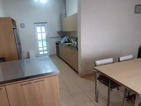 Casa en Alquiler con 1 cochera