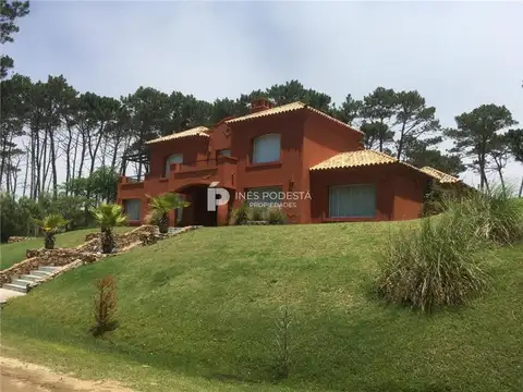 Casa en Alquiler de 5 dormitorios