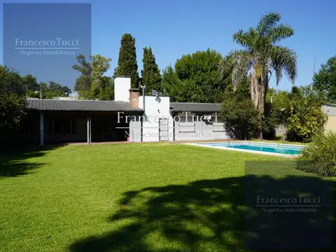 Casa tipo quinta 4 ambientes con pileta en La Reja
