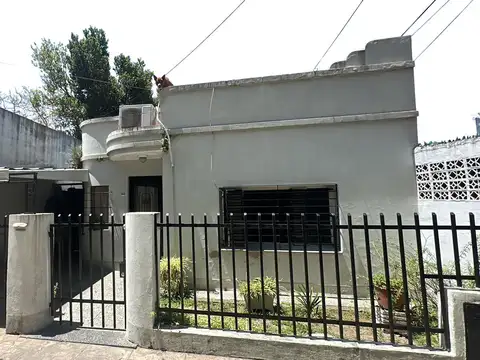 Casa en Munro 3 ambientes sobre lote propio 8,66 x 17,32 Apto crédito