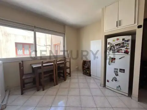 General Paz 100, Piso 1 y 2