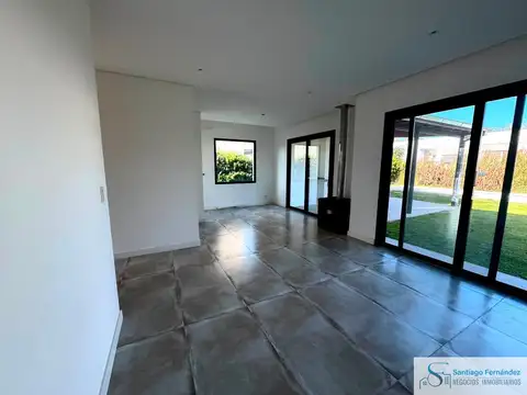 Casa en venta c/ cochera en Barrio Santa Clara Manzanares