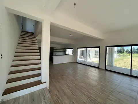 Casa en Alquiler en Medal Country club, USD 1.300