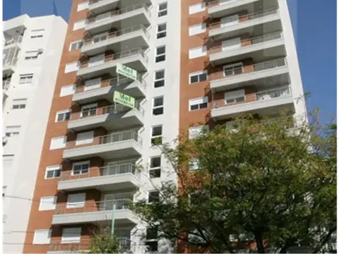 Dos ambientes con amplio balcon terraza al frente.Gran vista