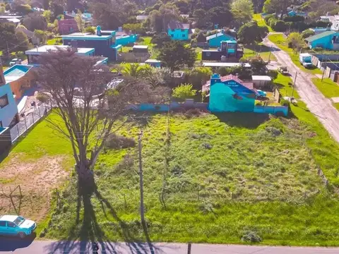 Terreno en Venta en Los Acantilados, USD 92.000