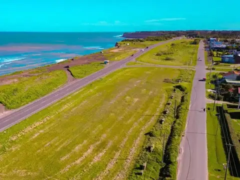 Terreno en Venta en Los Acantilados, USD 92.000