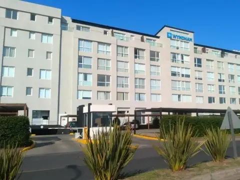 Oficina en Alquiler con 1 cochera