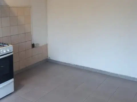 Casa en Alquiler en La Plata, $ 450.000