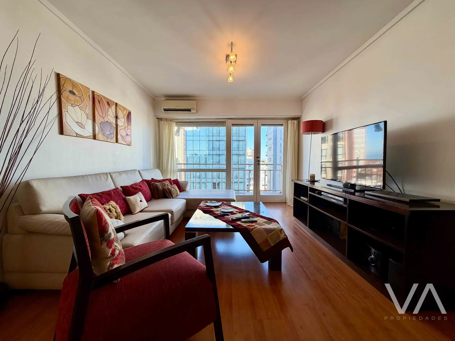 Depto 3 amb, 84m² con balcón y quincho — Playa Grande