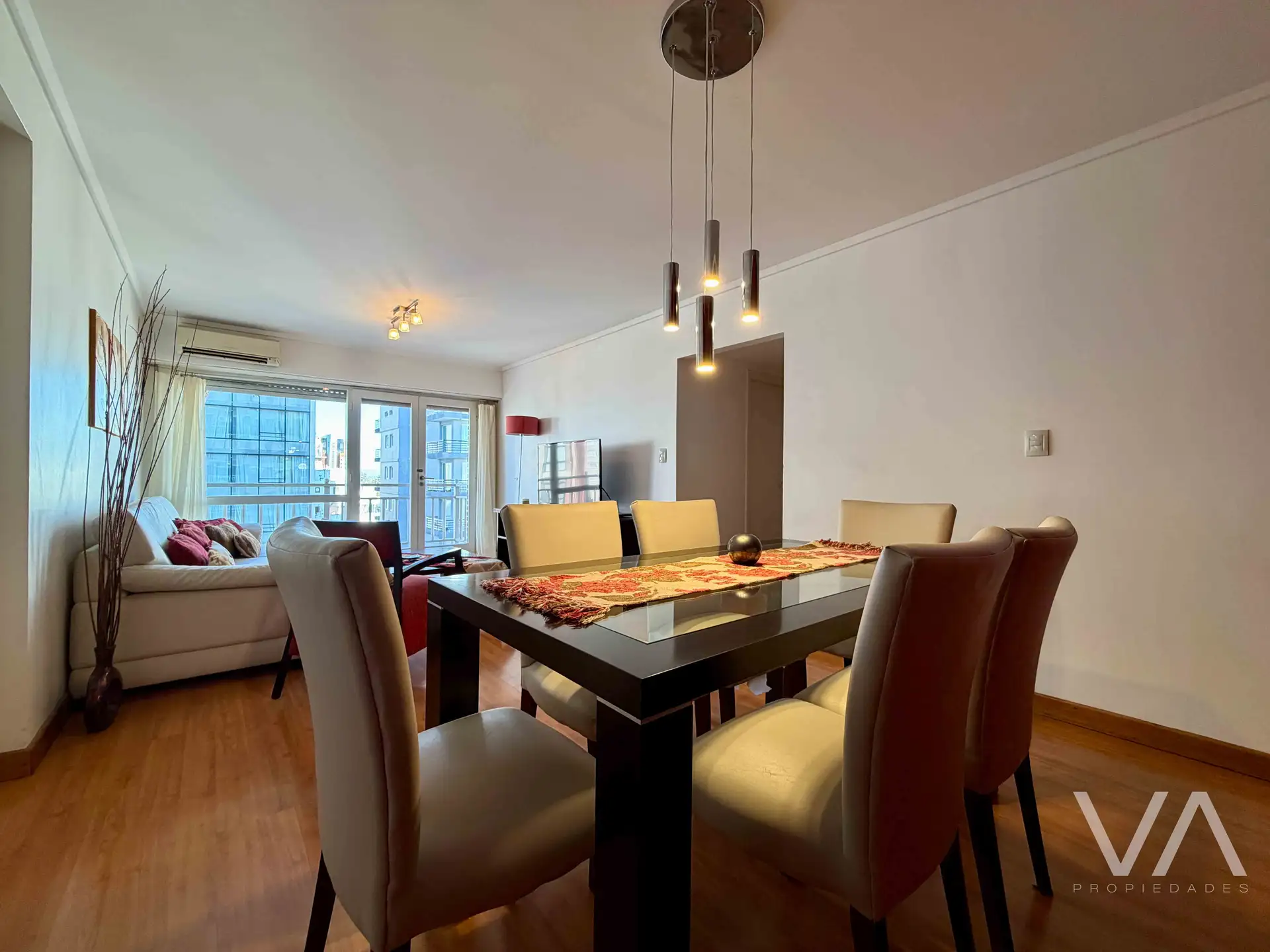 Depto 3 amb, 84m² con balcón y quincho — Playa Grande