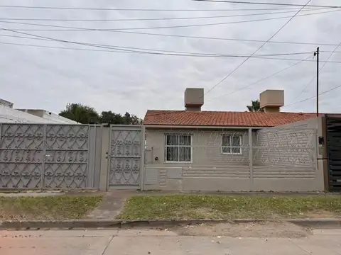 Exc casa 2 dor vta gge/jardin B° Los Profesionales UCASAL