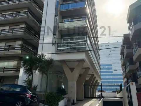 Venta depto 3 ambientes con cochera descubierta Frente al mar
