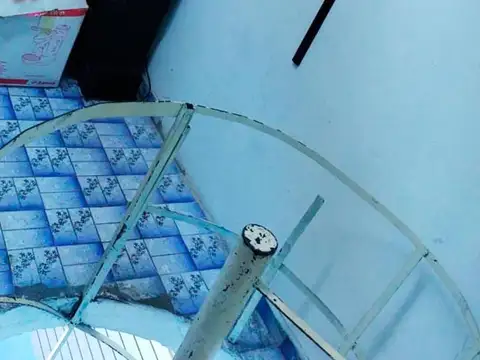 Local en galería sobre importante avenida