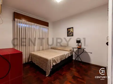 VENTA Casa 3 Plantas 5 DORMITORIO COCHERA QUINCHO Terraza Jacuzzi. Abasto, Rosario