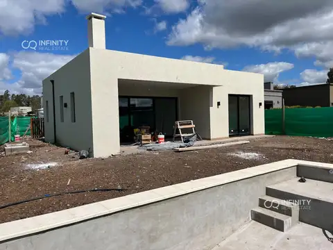 Casa en Venta en Pilar del Este - Santa Lucia, USD 179.000
