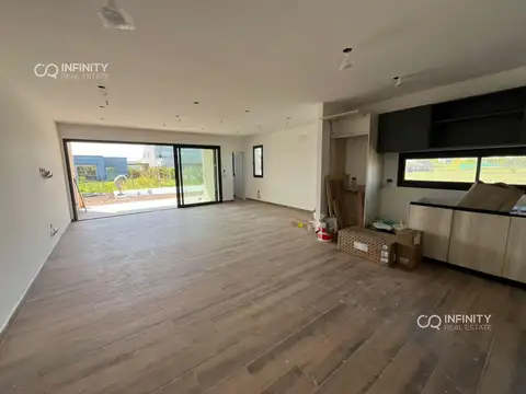 Casa en Venta en Pilar del Este - Santa Lucia, USD 179.000