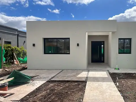 Venta Casa Pilar Del Este Santa Lucía