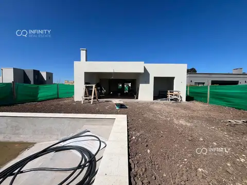 Casa 4 ambientes con 3 baños