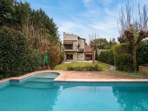 Casas en venta en City Bell entre caminos